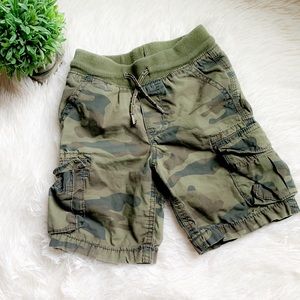 GAP TODDLER BOY CAMO CARGO SHORTS SZ 4T